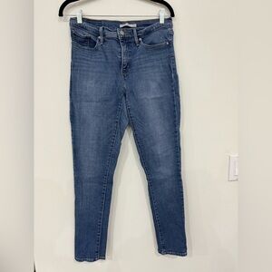 Levi's 311 shaping jeans Classic Blue Denim Jeans size 29